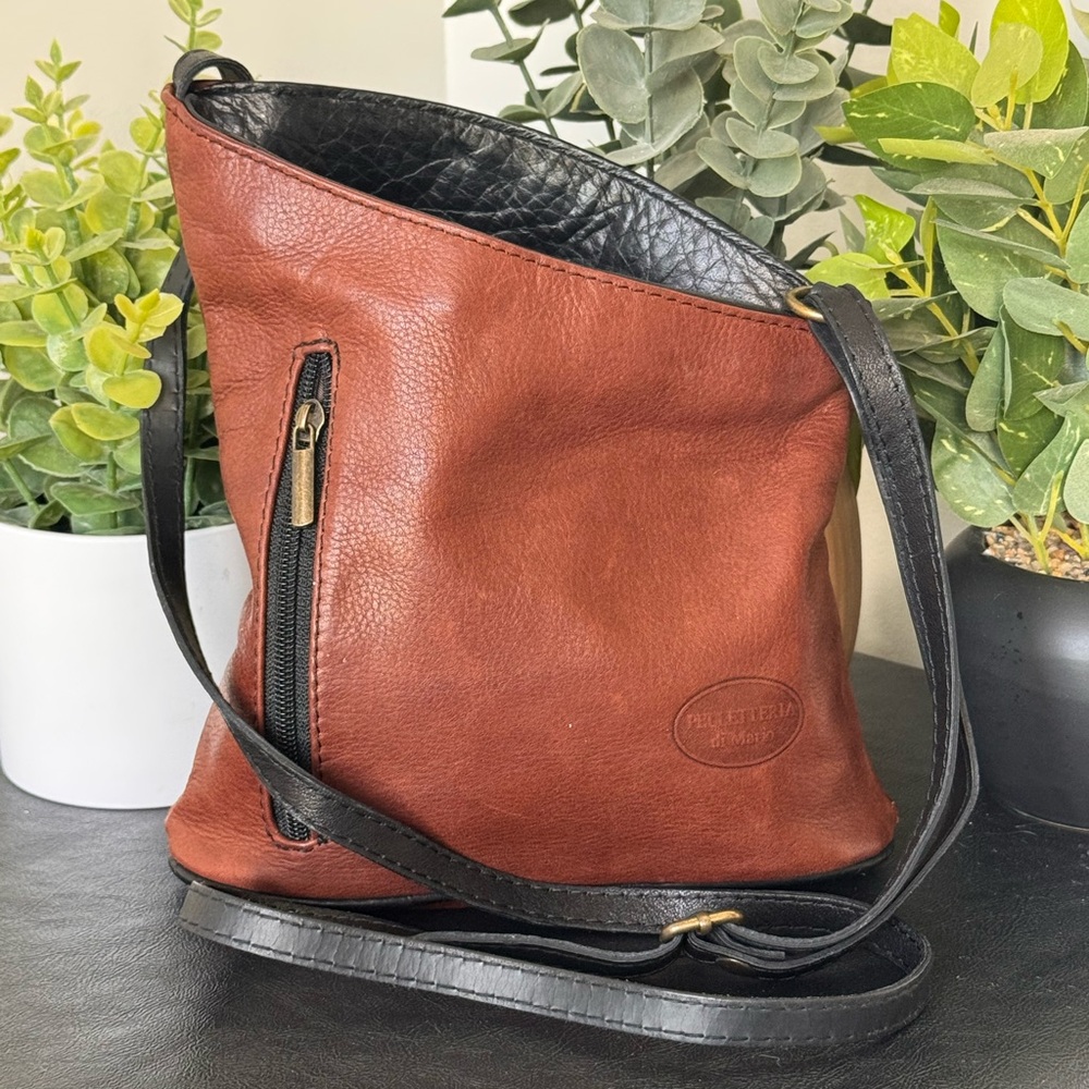 PELLETTERIA di Mario Leather Crossbody Handbag